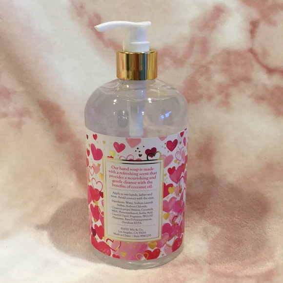 Mia & Co Valentines Day Hearts Scented Sweet Gardenia Hand Soap NWT XL 24oz - Picture 6 of 14